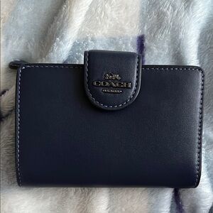 Coach Medium Corner Zip  Wallet